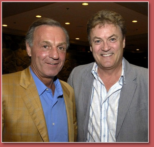 Marc Denis en animation d'un tournoi de golf pour une cause charitable avec l'invité d'honneur de la soirée, Guy Lafleur, légende des Canadiens de Montréal